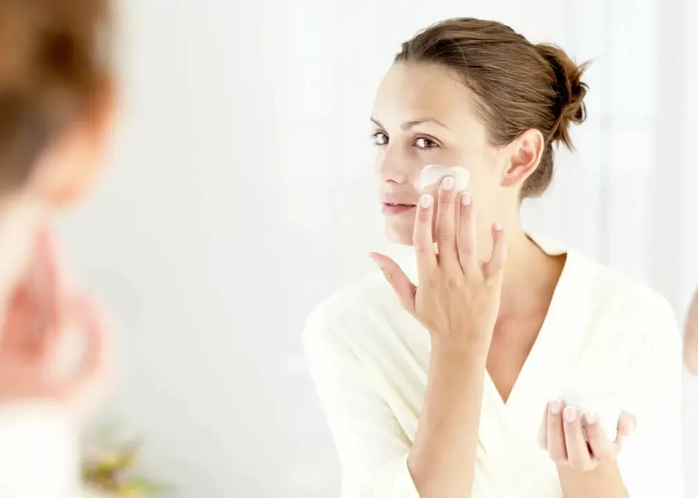 Eudalie Crème fir Haut Rejuvenatioun uwenden